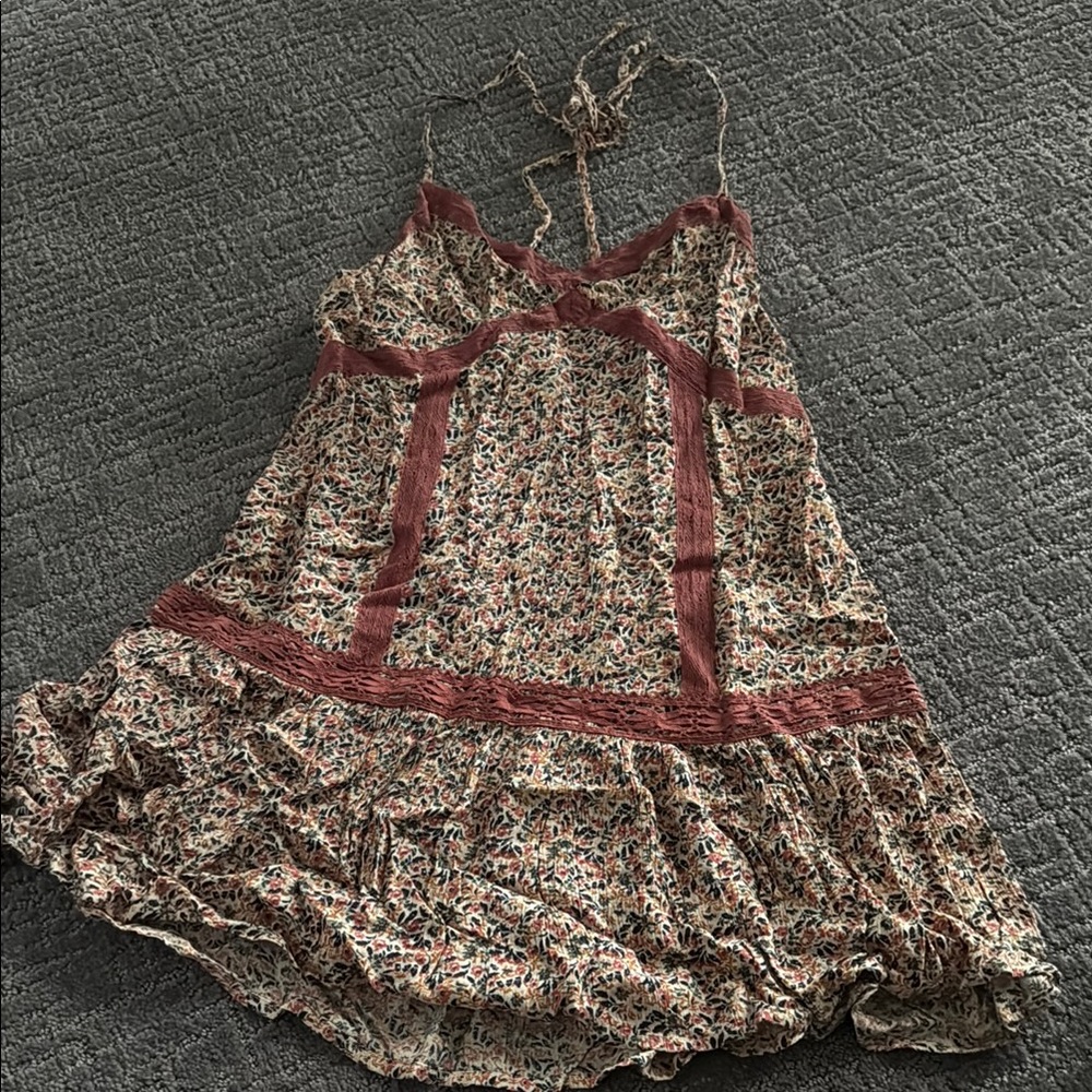 Floral Spaghetti Strap Dress with Lace Accents